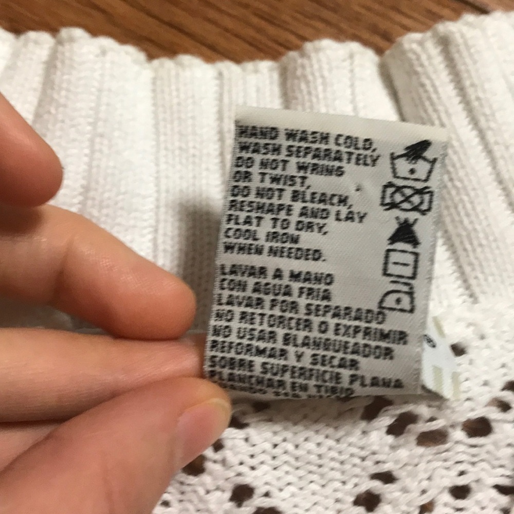 White Stag crochet 3/4 sleeve shrug - Picture 4 of 4